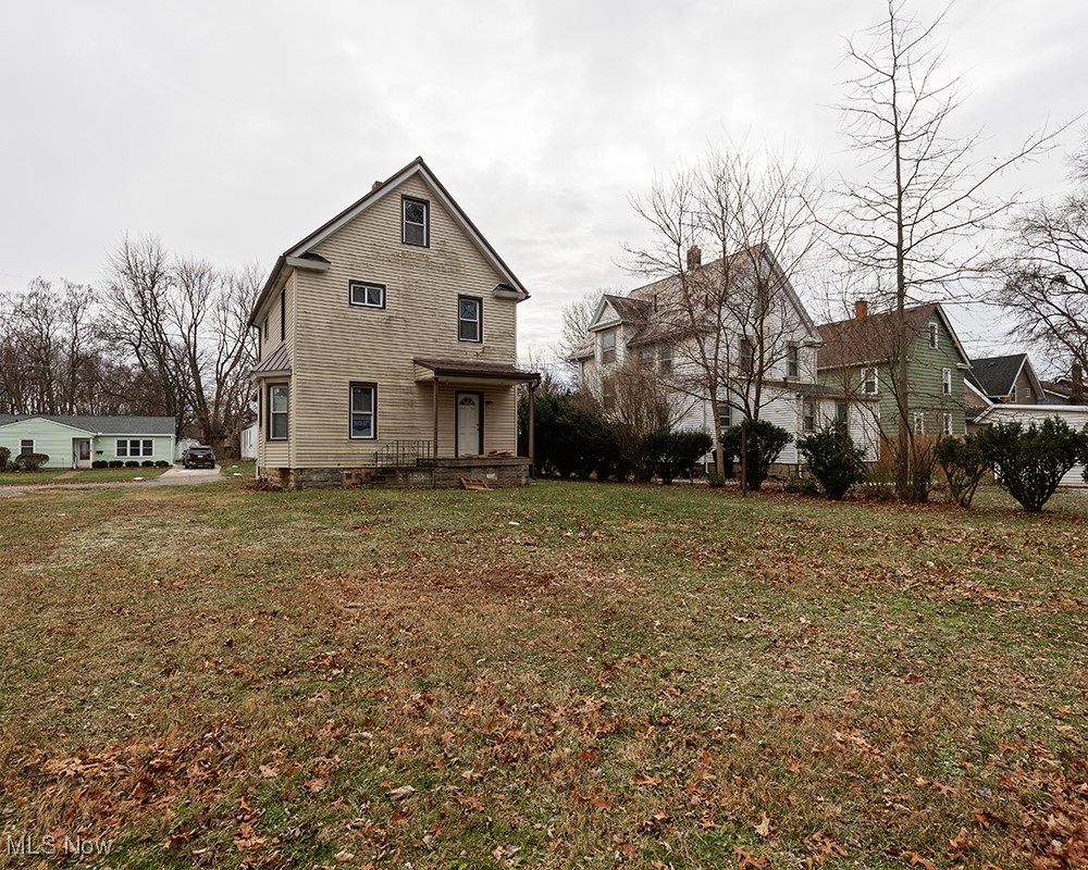 119 Erie Street Elyria OH 44035