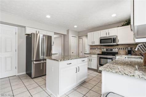 13756 Cartwright Strongsville OH 44136