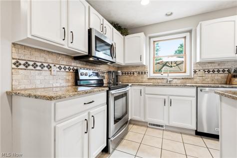 13756 Cartwright Strongsville OH 44136