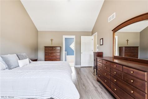 13756 Cartwright Strongsville OH 44136