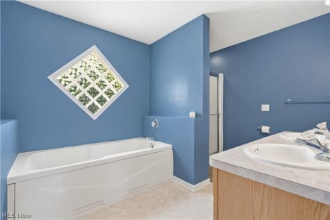 13756 Cartwright Strongsville OH 44136