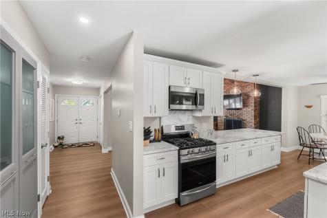 1920 Bromton Drive Lyndhurst OH 44124