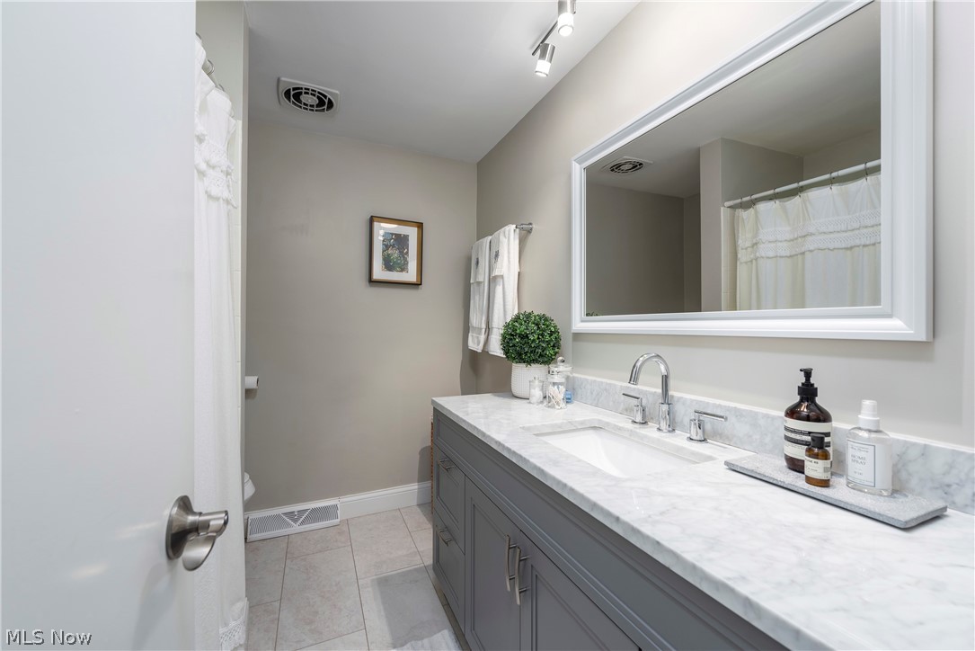 1920 Bromton Drive Lyndhurst OH 44124