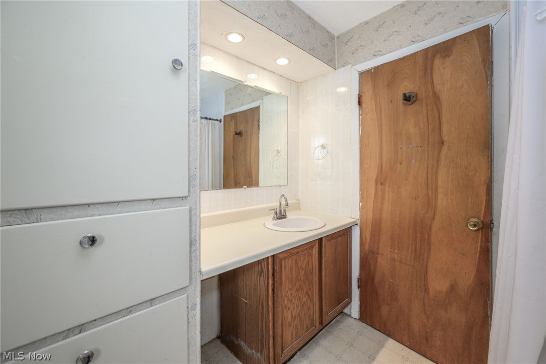 9408 Tallmadge Road Diamond OH 44412