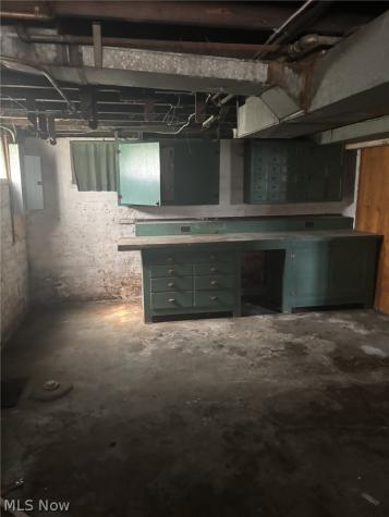15406 Huntmere Avenue Cleveland OH 44110