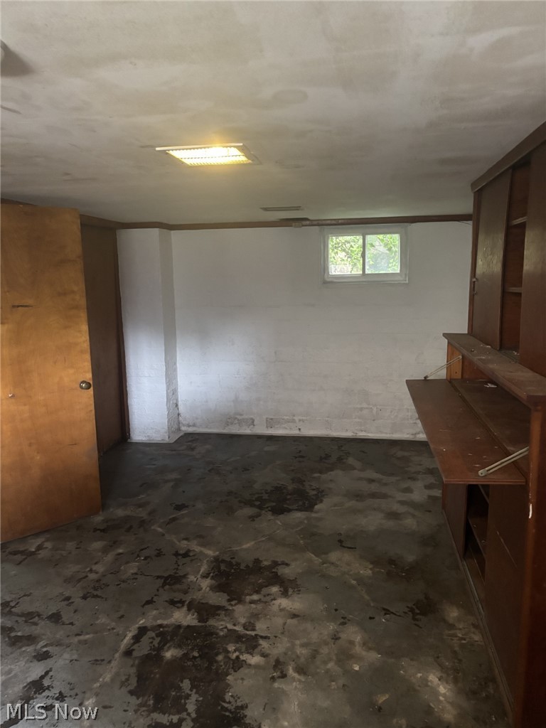 15406 Huntmere Avenue Cleveland OH 44110