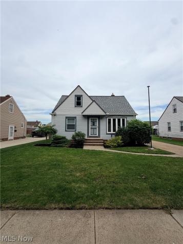 4717 Summer Lane Brooklyn OH 44144
