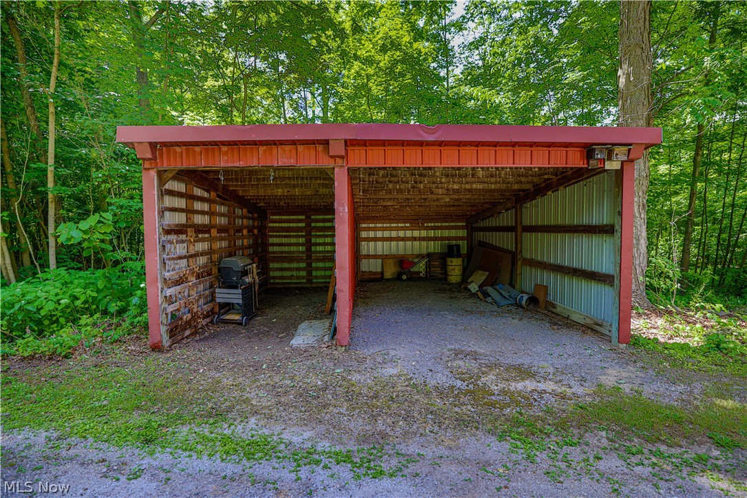 5475 Parks Avenue NE Louisville OH 44641