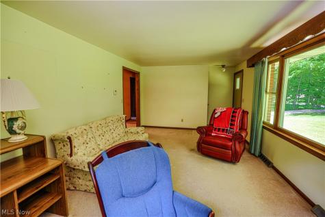 5475 Parks Avenue NE Louisville OH 44641