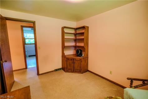 5475 Parks Avenue NE Louisville OH 44641
