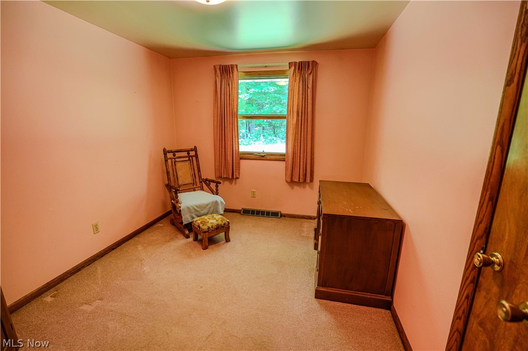 5475 Parks Avenue NE Louisville OH 44641