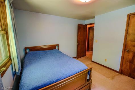 5475 Parks Avenue NE Louisville OH 44641