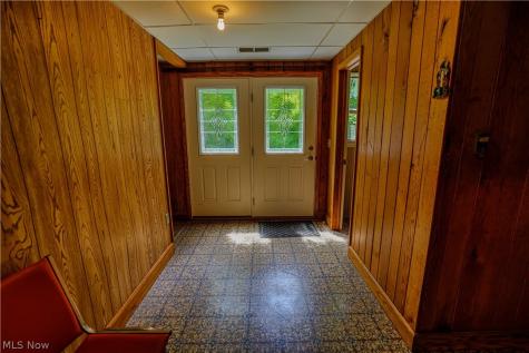5475 Parks Avenue NE Louisville OH 44641