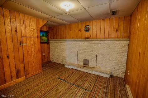 5475 Parks Avenue NE Louisville OH 44641