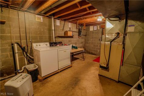 5475 Parks Avenue NE Louisville OH 44641