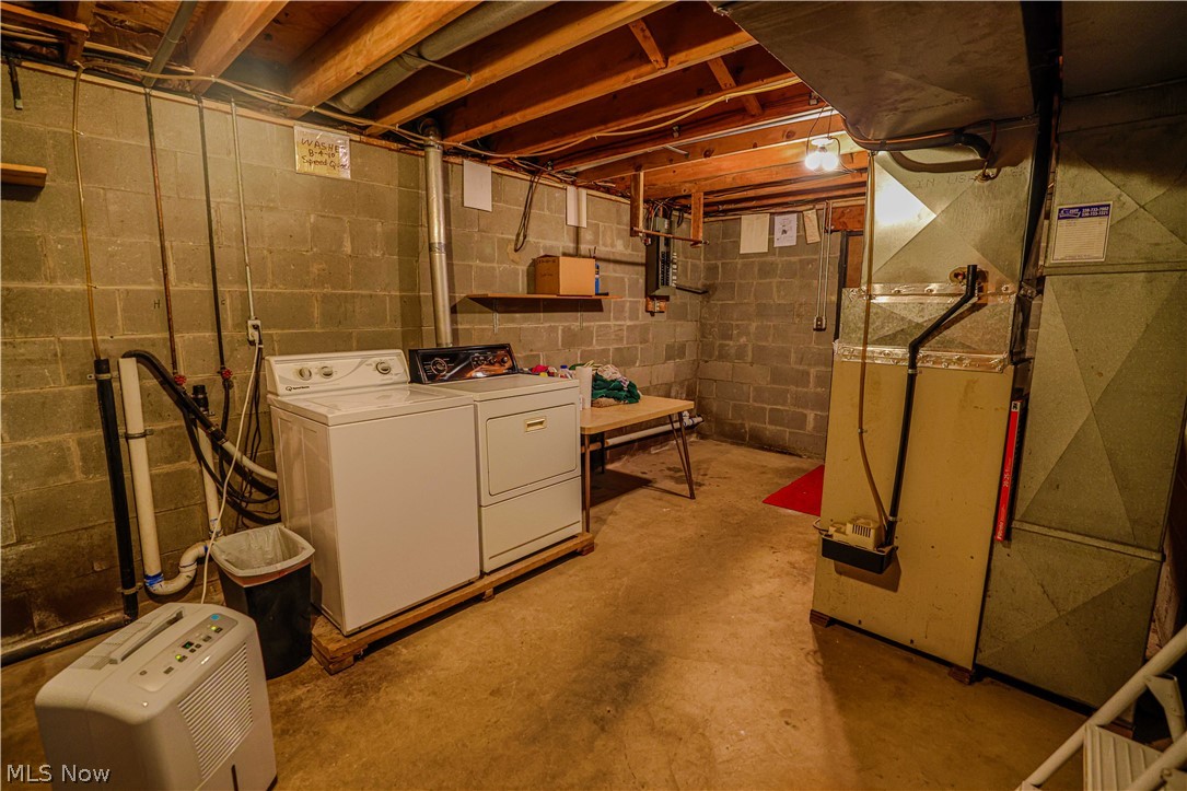 5475 Parks Avenue NE Louisville OH 44641