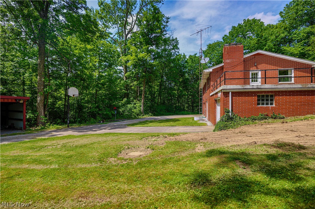 5475 Parks Avenue NE Louisville OH 44641