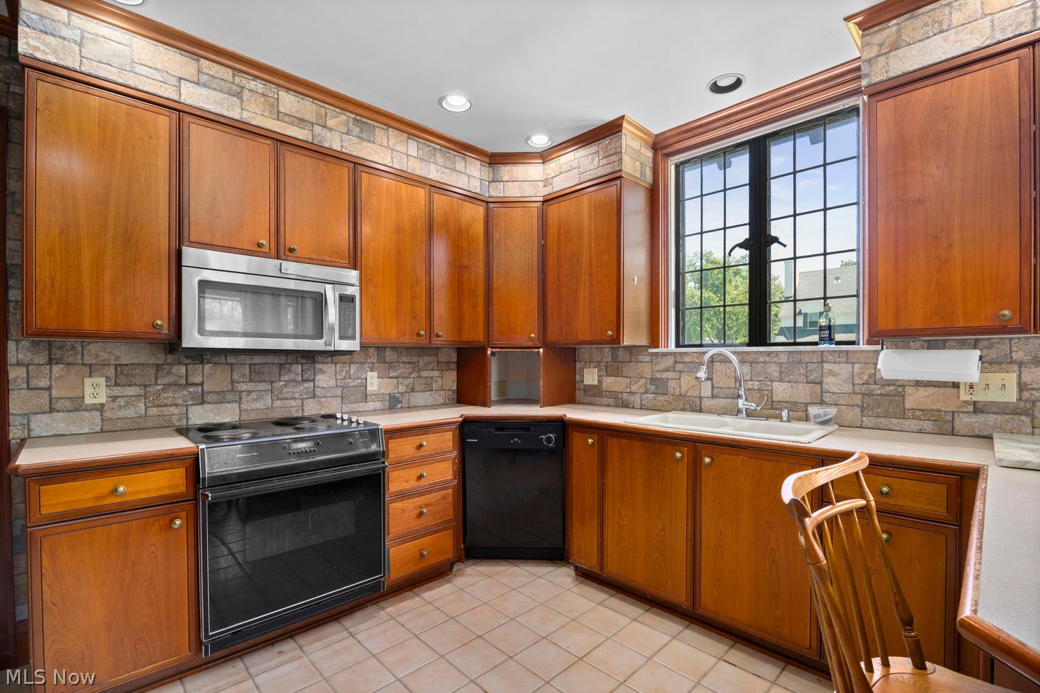 1021 Park Avenue Elyria OH 44035