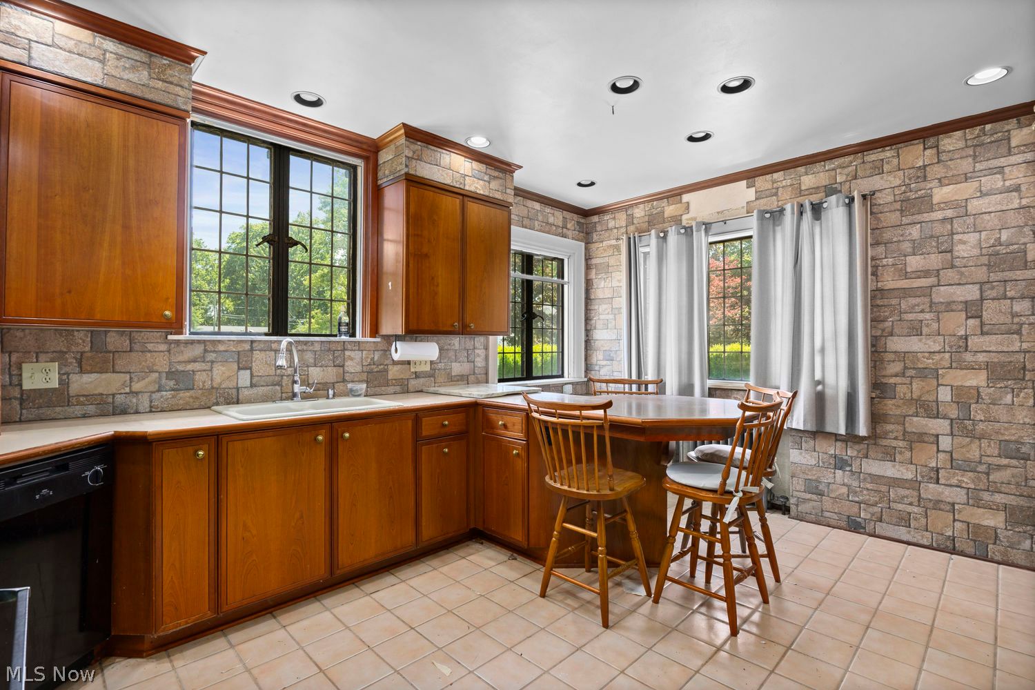 1021 Park Avenue Elyria OH 44035