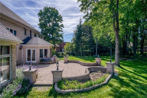 298 Village Drive Broadview Heights OH 44147