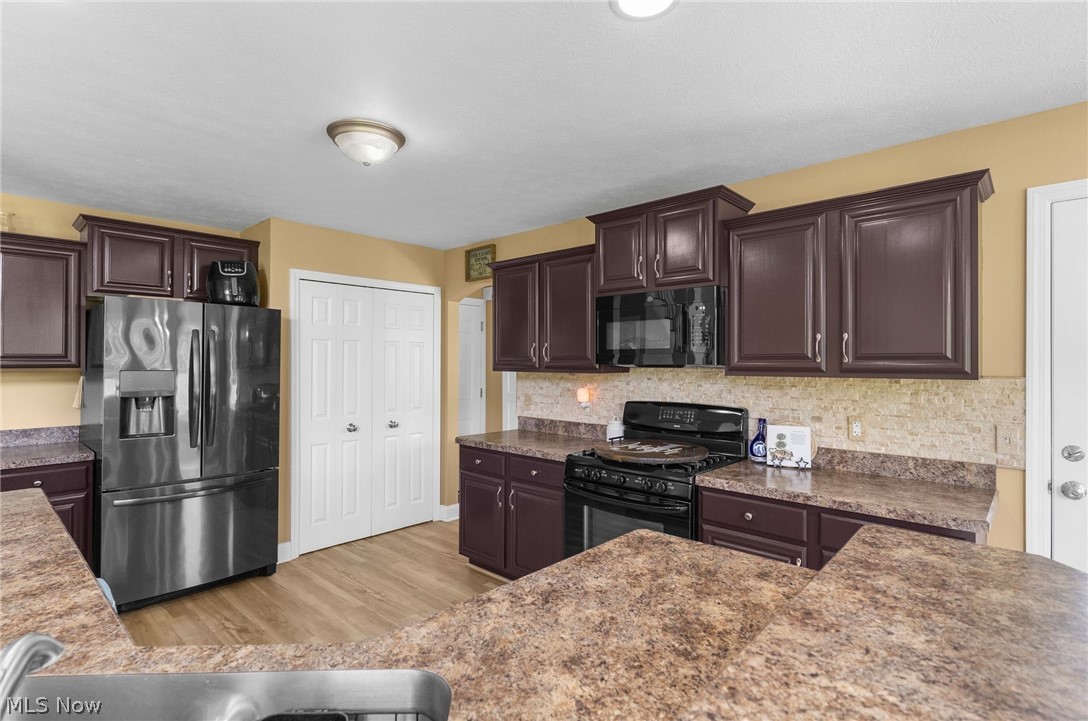 4875 Deerfield Court Mantua OH 44255