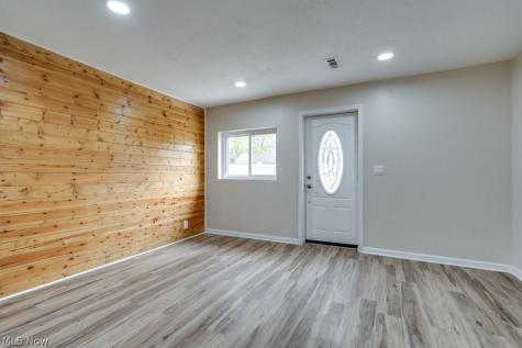 4944 Coleman Drive New Franklin OH 44319