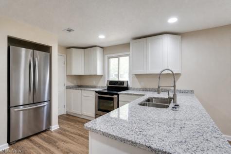 4944 Coleman Drive New Franklin OH 44319