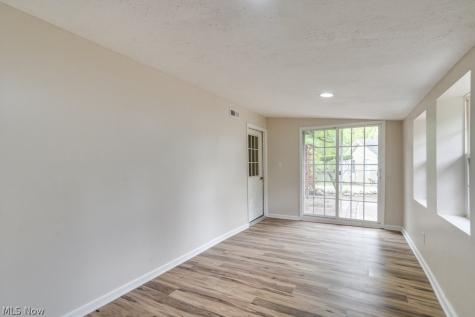4944 Coleman Drive New Franklin OH 44319