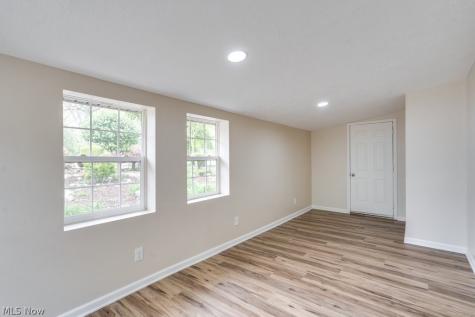 4944 Coleman Drive New Franklin OH 44319