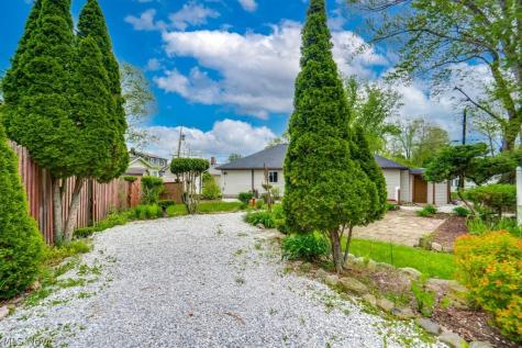 4944 Coleman Drive New Franklin OH 44319