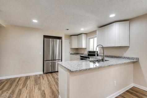 4944 Coleman Drive New Franklin OH 44319