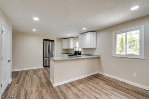 4944 Coleman Drive New Franklin OH 44319