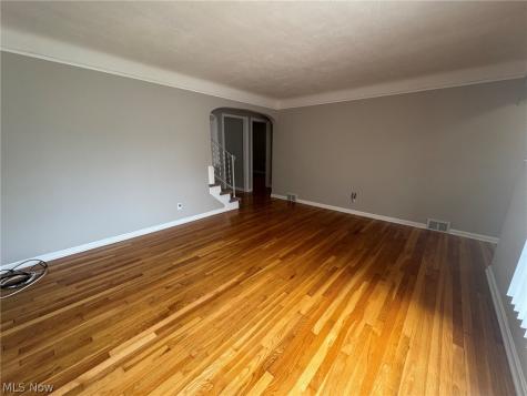 1132 Gordon Road Lyndhurst OH 44124