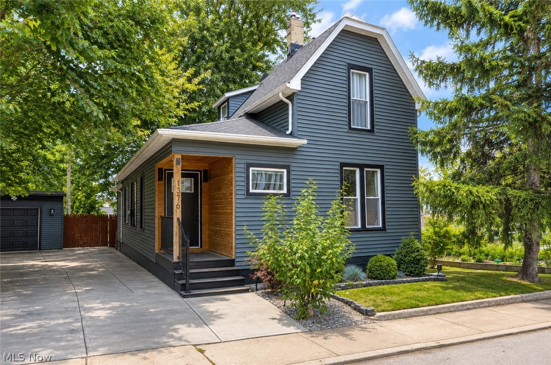 1376 W 74th Street Cleveland OH 44102