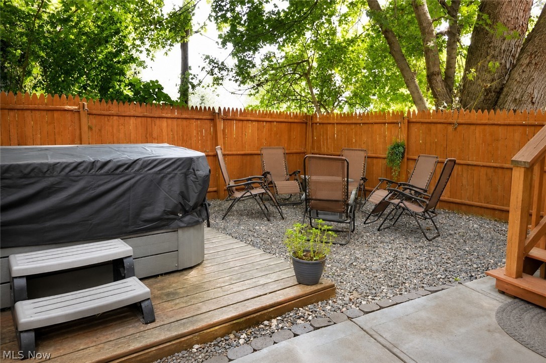 1376 W 74th Street Cleveland OH 44102