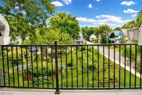 1376 W 74th Street Cleveland OH 44102