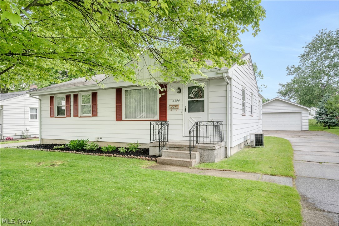 3854 Whippoorwill Lane Youngstown OH 44511