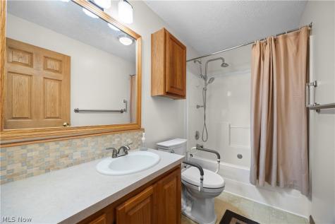 2327 Stonepath Street Lorain OH 44052