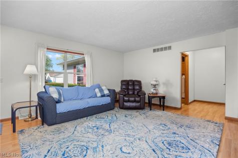 2327 Stonepath Street Lorain OH 44052