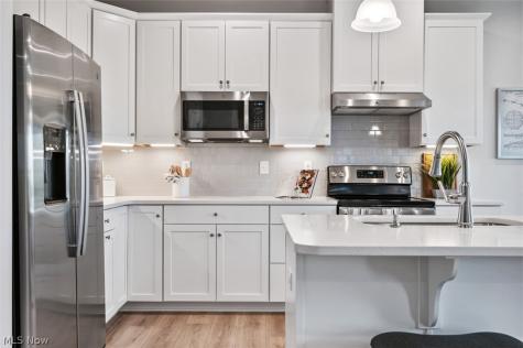 1144 Hunting Hollow Grafton OH 44044