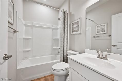 1144 Hunting Hollow Grafton OH 44044