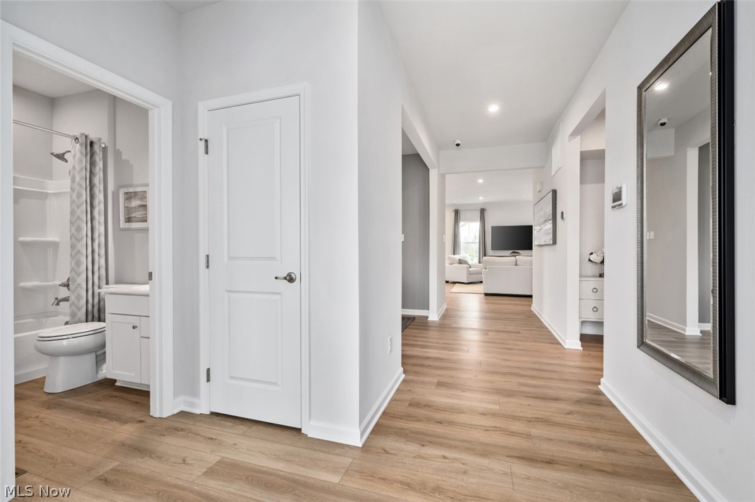 1144 Hunting Hollow Grafton OH 44044