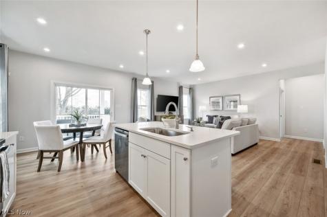 1144 Hunting Hollow Grafton OH 44044