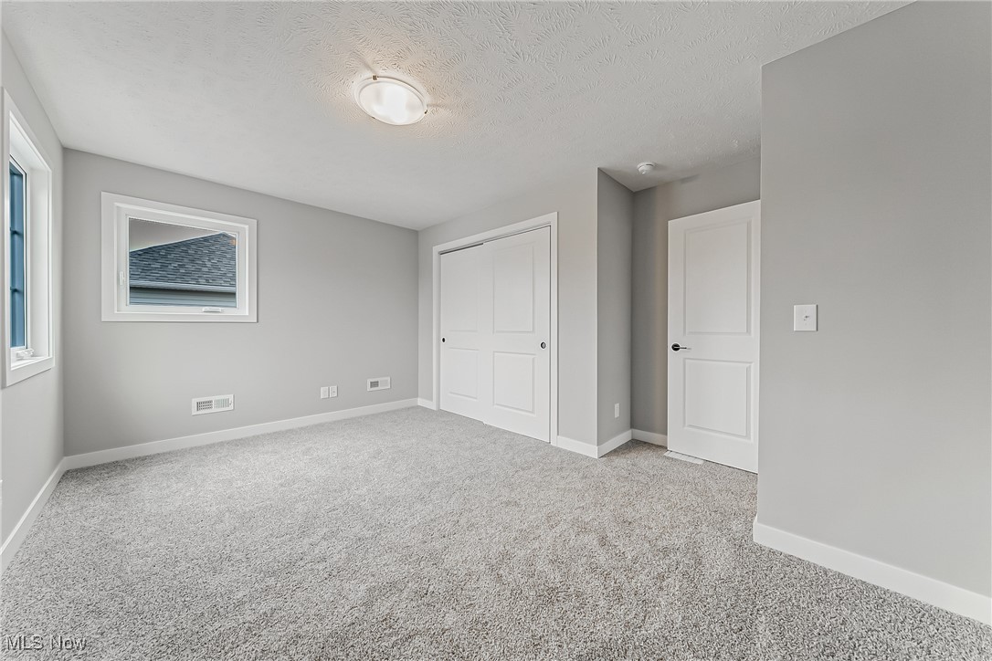 594 Iris Place Aurora OH 44202