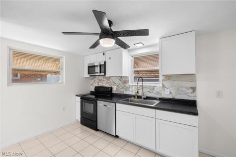 6392 Lockhaven Drive Brook Park OH 44142