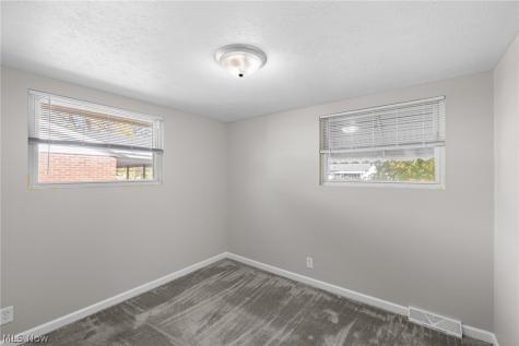 6392 Lockhaven Drive Brook Park OH 44142