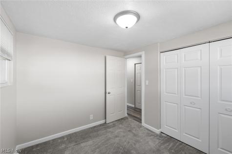 6392 Lockhaven Drive Brook Park OH 44142