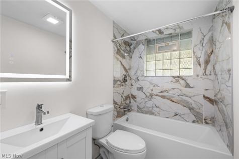 6392 Lockhaven Drive Brook Park OH 44142