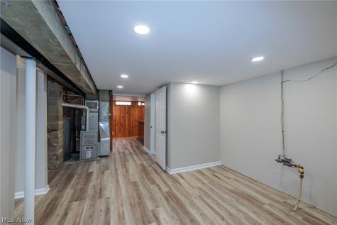 6392 Lockhaven Drive Brook Park OH 44142