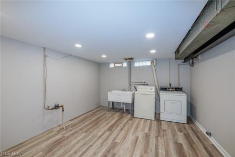 6392 Lockhaven Drive Brook Park OH 44142